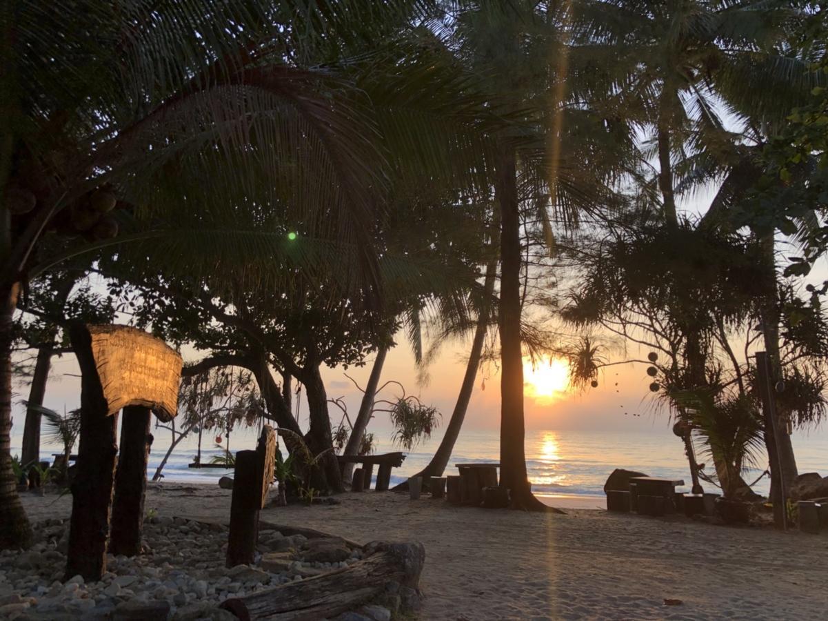 Baanchaylay Resort Khanom Kültér fotó